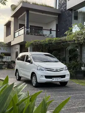 XENIA PUTIH 2013