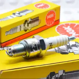 Busi motor drat pendek untuk Supra/Grand/Astrea murah merk NGK (SNI)