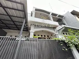 Rumah siap huni di perumahan Villa Bintaro Indah dekat stasiun