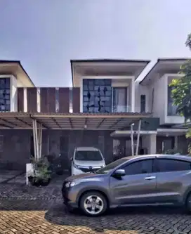 DIJUAL ROYAL RESIDENCE LAKE VIEW DEKAT KOLAM