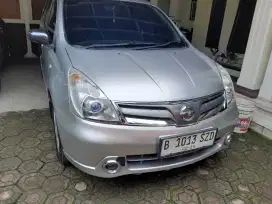 Nissan Grand Livina SV 1.5 Silver 2012