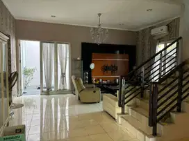 Dijual Rumah  Grand Orchard - Clover Kelapa Gading - Jakarta Utara