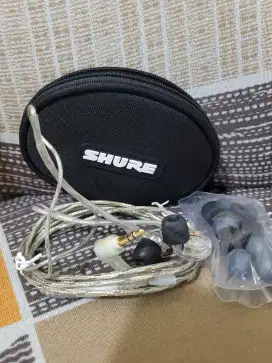 In ear monitor shure SE 215