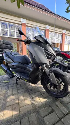 YAMAHA XMAX 2018 abu hitam