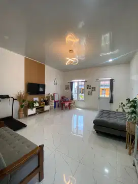 Dijual Rumah Siap Huni Strategis di sayap Kiaracondong dekat TSM