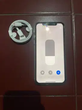 Dijual Iphone 11 Green 128GB Teregister Beacukai Hp charger