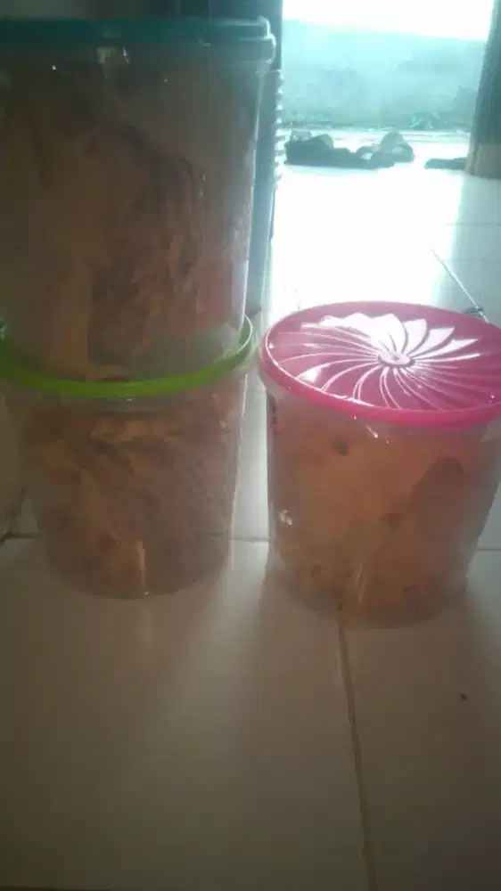 Terima pesanan peyek toples 5liter