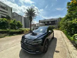 Vw tiguan allspace pembelian 2022 black on black low miles