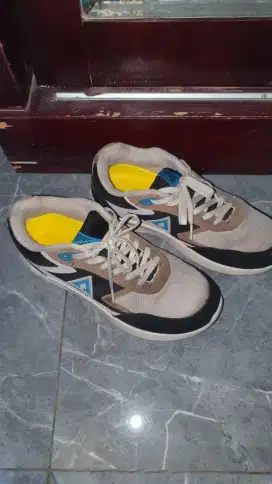 Sepatu Aerostreet Osaka Vintage Abu Hitam