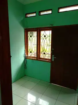 Disewakan Rumah Hoek 1,5 Lantai Di Komplek Cipageran Cimahi Utara