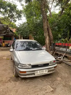 Mobil Charade Tahun 1988