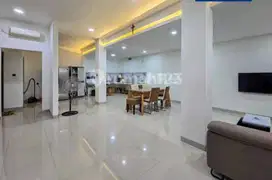 Dijual Rumah hoek 2 lt di Duri Kepa 7,6 x 15 m2 semi furniture SHM