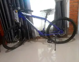 Sepeda polygon monarch 5