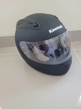 Helm Kawasaki mulus