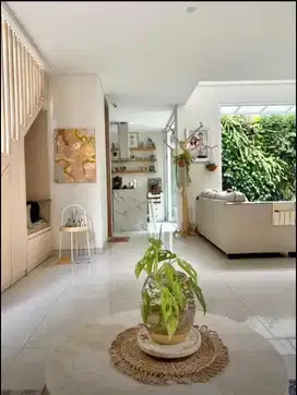 DI JUAL RUMAH TOWN HOUSE FULL FURNISH  AREA JAGAKARSA