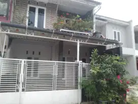 Dijual rumah baru kondisi terawat 2 lantai di Ciracas Jakarta Timur