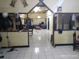 Rumah Hitung Tanah Luas Strategis di Gatot Subroto Bandung