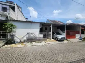 Rumah kos aktif 8 kamar murah Surabaya