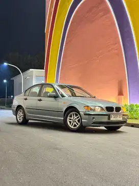 BMW 318i 2002 Bensin