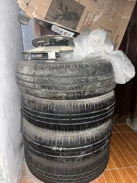Ban dan velg bekas R13