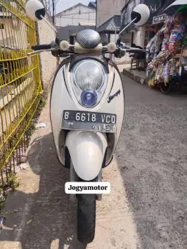 Honda scoopy 2010