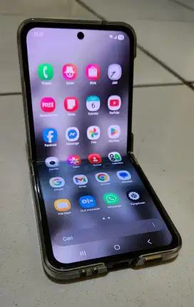 Samsung Z Flip 4 8/256Gb. Murah aja..