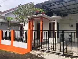 Dikontrakkan utk keluarga / kost Rp 31 jt /thn, (YK/Condong catur)