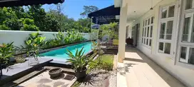 RUMAH MEWAH NUANSA RESORT DENGAN KOLAM RENANG PRIBADI DI SENTUL