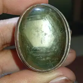 Green Star Sapphire 100 ct lebih