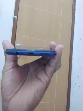 JUAL HP  REALME  2    RAM 4/64