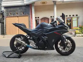 Motor Yamaha R25 Tahun 2017