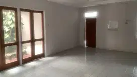Disewakan Rumah 1 Lantai Sederhana Di Margahayu Raya