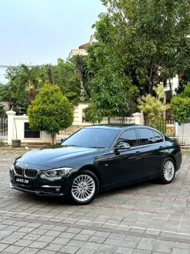 BMW 320i 2019 F30