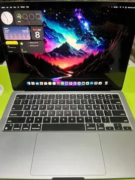 Macbook M3 13” 8/256gb like new