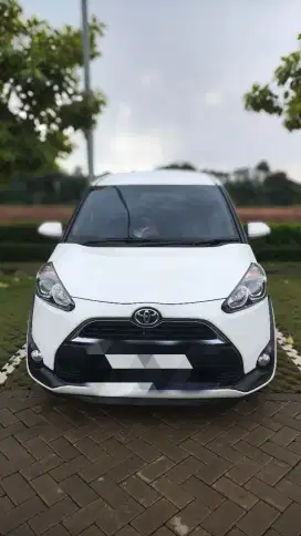 Dijual Toyota Sienta 1,5 V CVT,Putih