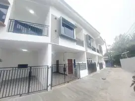 Jual Murah Rumah 2 Lantai Lokasi Strategis Dekat Pondok Kelapa