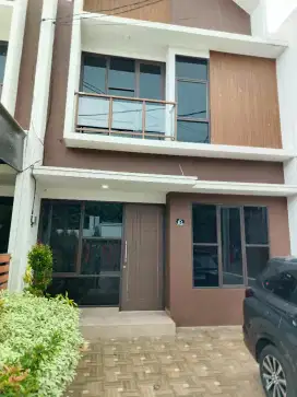 Disewakan rumah 2 lantai kawasan ciangsana-cibubur