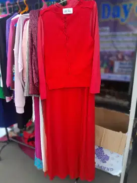 Dres merah PL pakai pribadi
