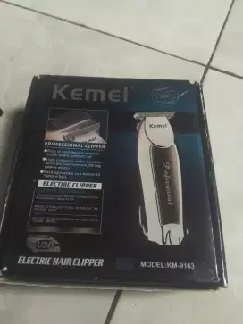 Mesin cukur Kemei KM-9163
