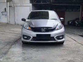 Honda Brio E Manual / MT '2017' Silver