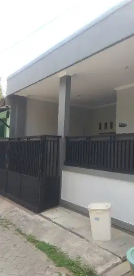 DISEWAKAN/DIKONTRAKAN RUMAH