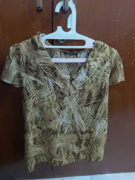 Dijual  baju dan kaos wanita bekas