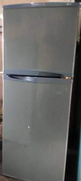 Kulkas 2 pintu LG