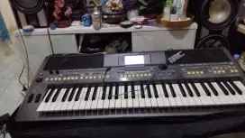 Keyboard yamaha psr s670