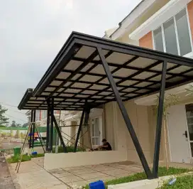 Pasang kanopi rangka baja ringan