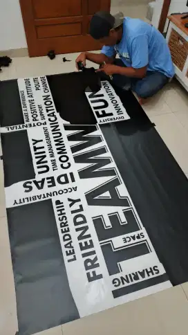 Stiker cutting tulisan logo sticker printing maupun kaca film kantor