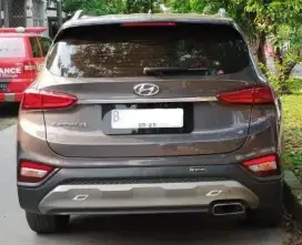 LOW KM pribadi Santa Fe 2018 Bensin