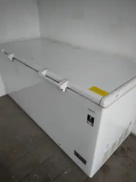 Freezer 2 pintu 700 Lt  Aqua