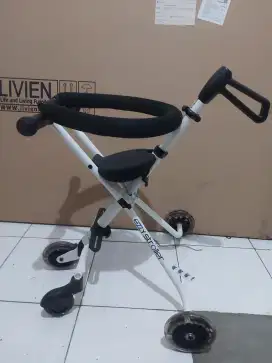ezzy stroller jarang pakai