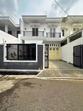 RUMAH BAGUS AKSES STRATEGIS DI PEJATEN BARAT